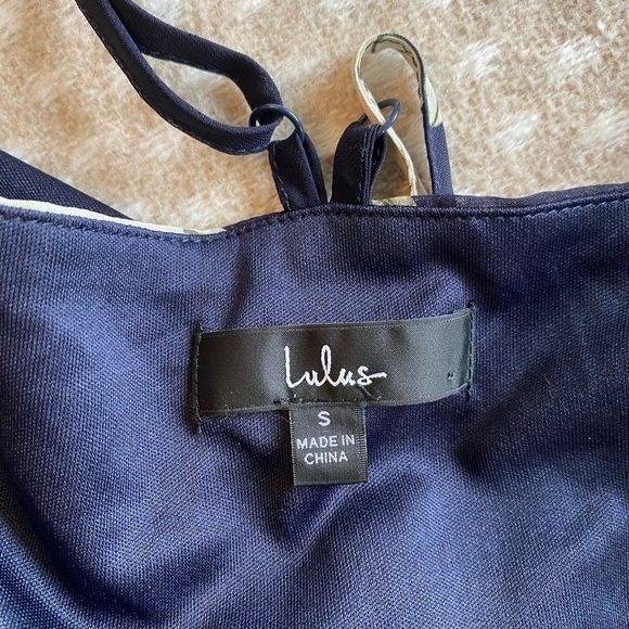 Lulu’s All Mine Navy Blue Floral Print
High-Low Wrap Dress Size Small New - Picture 7 of 9